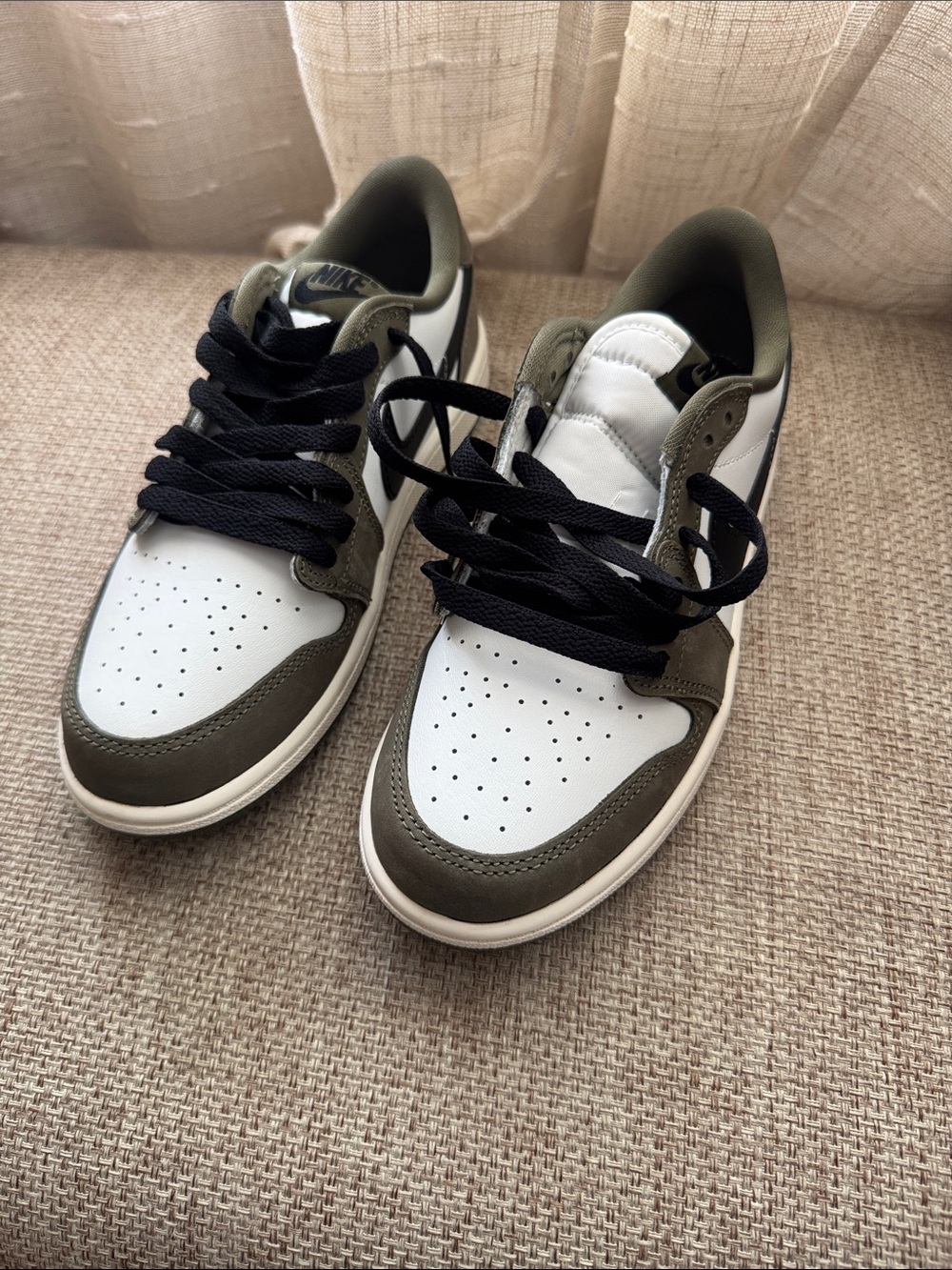 Nike Men’s Low-Top Sneakers — White, Olive & Black